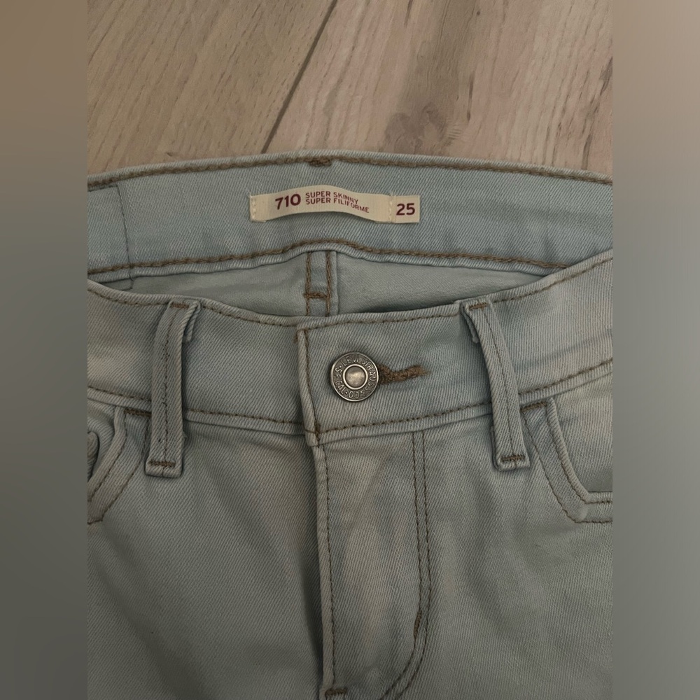 Levi’s 710 Super Skinny Jeans